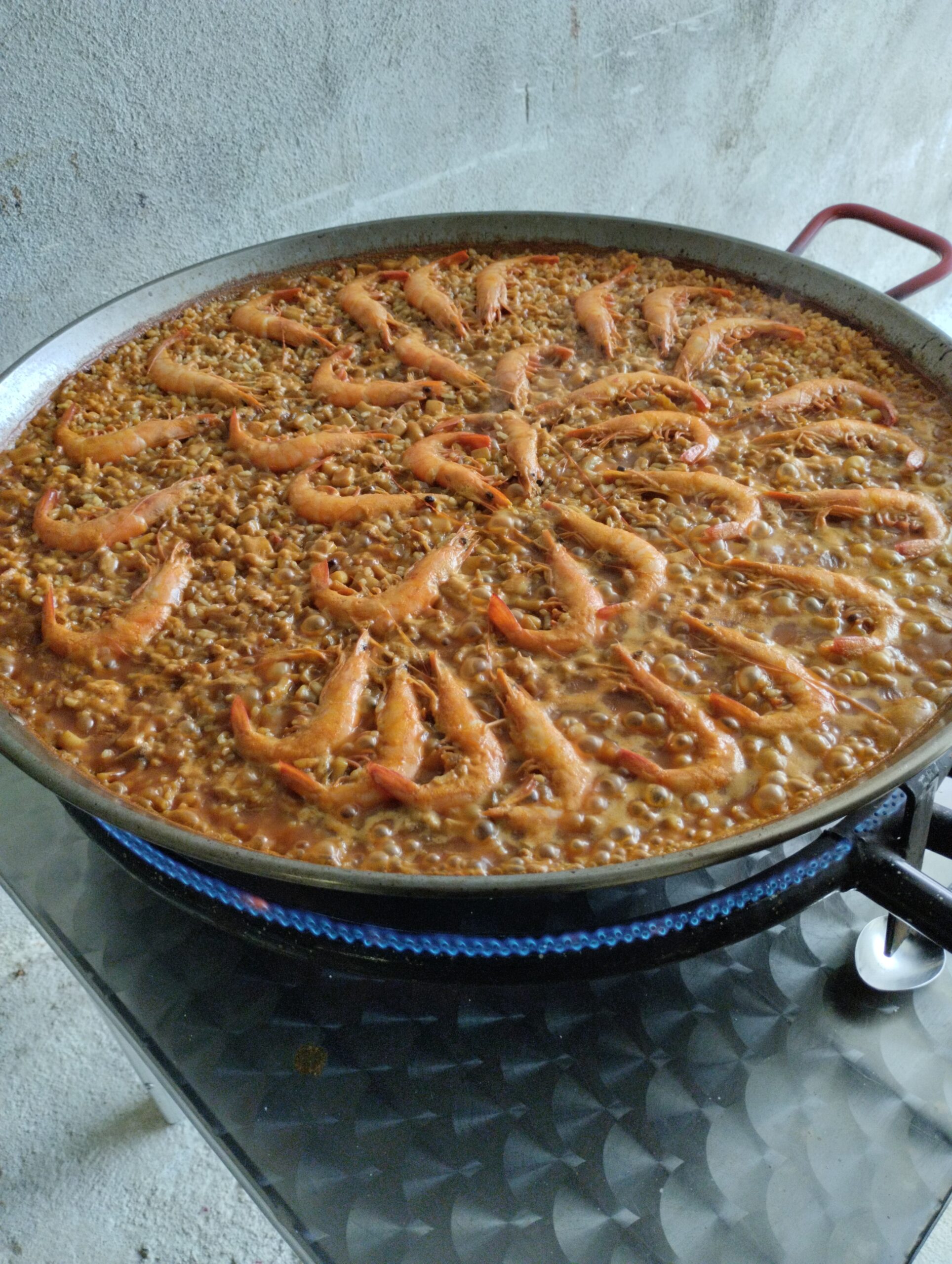 Arròs a banda en un baserri de Gipuzkoa