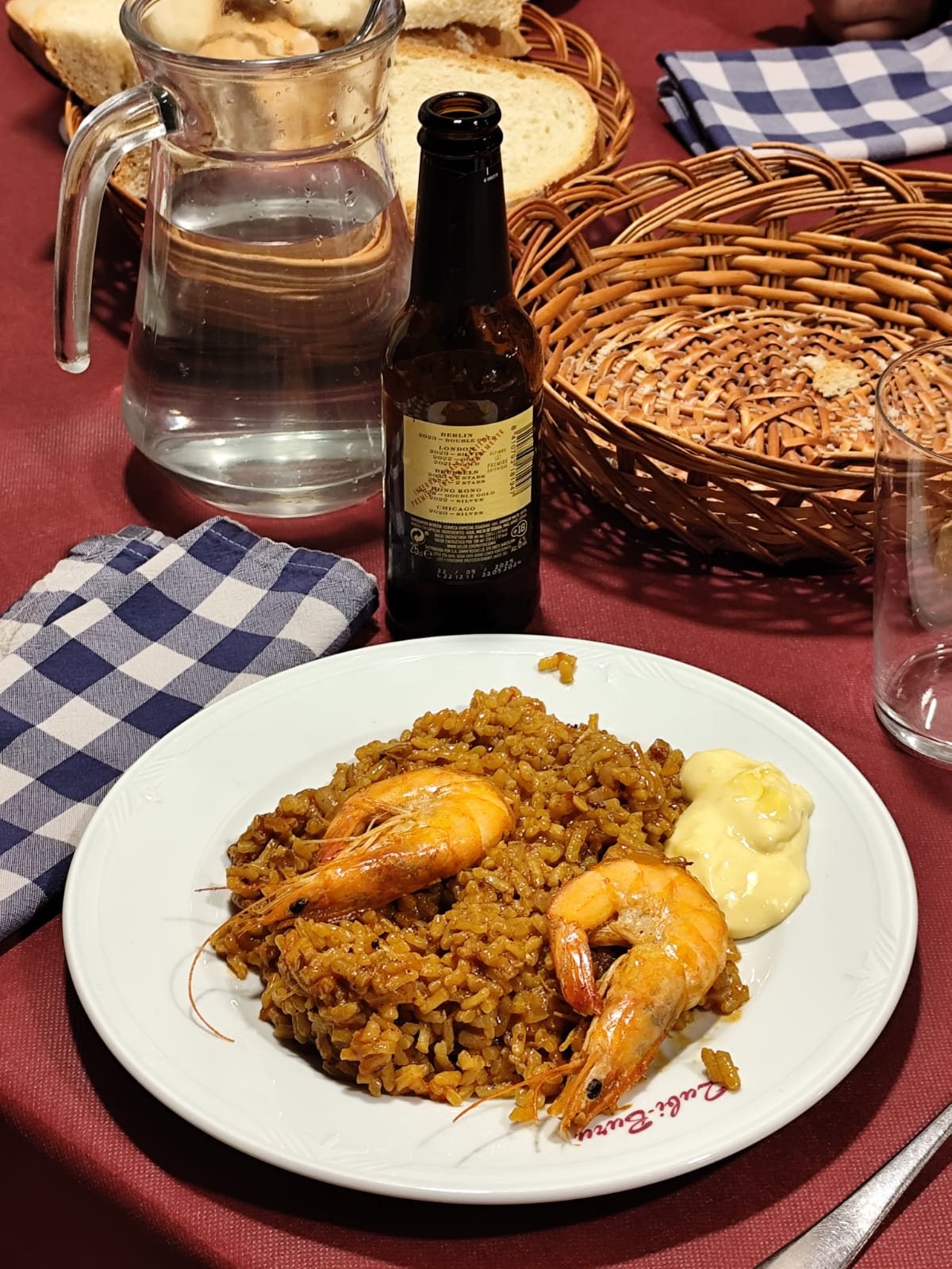 Plato arròs a banda en una sociedad gastronómica de Gipuzkoa